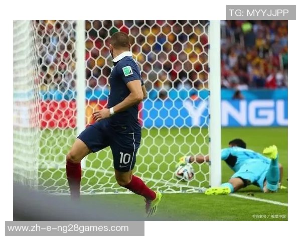 足球乌龙球王：失误中的英雄瞬间